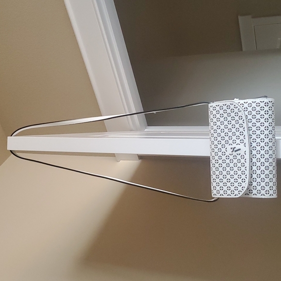 Simply Vera White Geometric Crossbody Bag🤩 - Picture 6 of 7